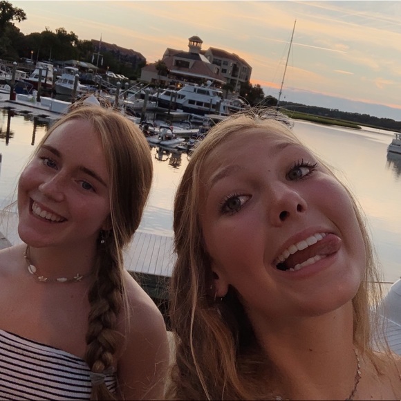 Meet your Posher, Mackenzie - Picture 1 of 1